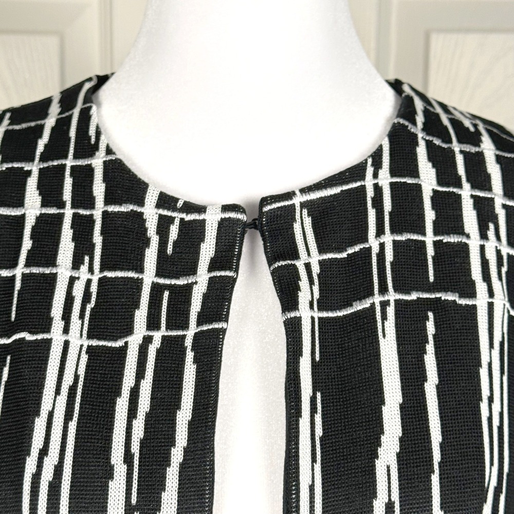 Ming Wang Black White Abstract Grid Knit Cardigan Jacket XL Hook Eye Closure - Picture 2 of 9